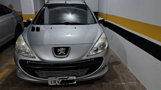 PEUGEOT 207 1.4 XR SPORT 8V FLEX 4P MANUAL PEUGEOT 207 1.4 XR SPORT 8V FLEX 4P MANUAL